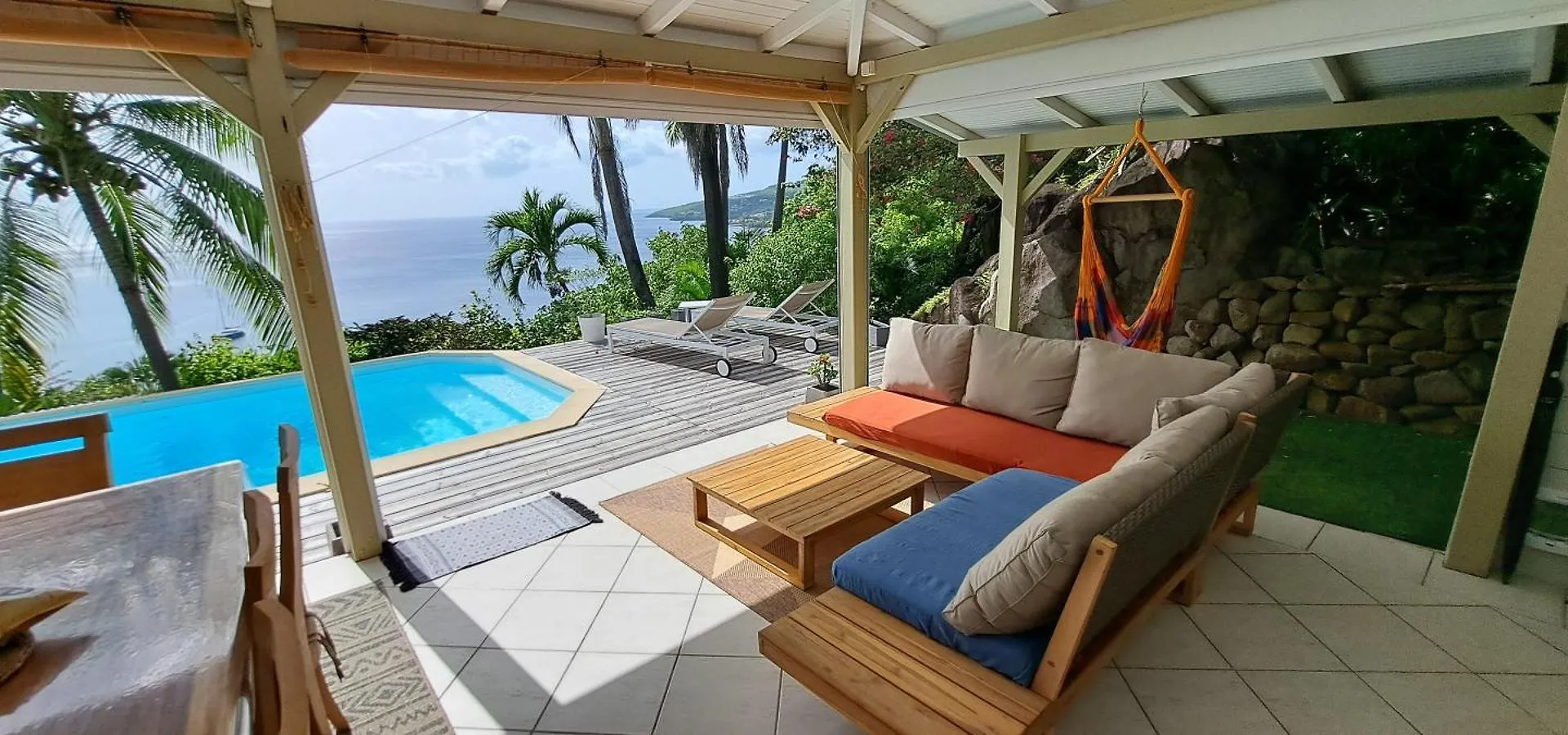 La Kaz A Thomy Villa Privee Vue Mer Piscine Et Spa Pointe-Noire